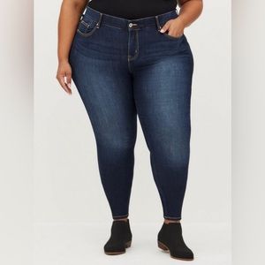 TORRID Bombshell Skinny High-Rise Premium Stretch Jean